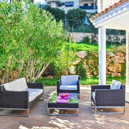 Aba Villa