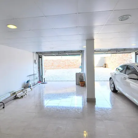 Aba Villa *